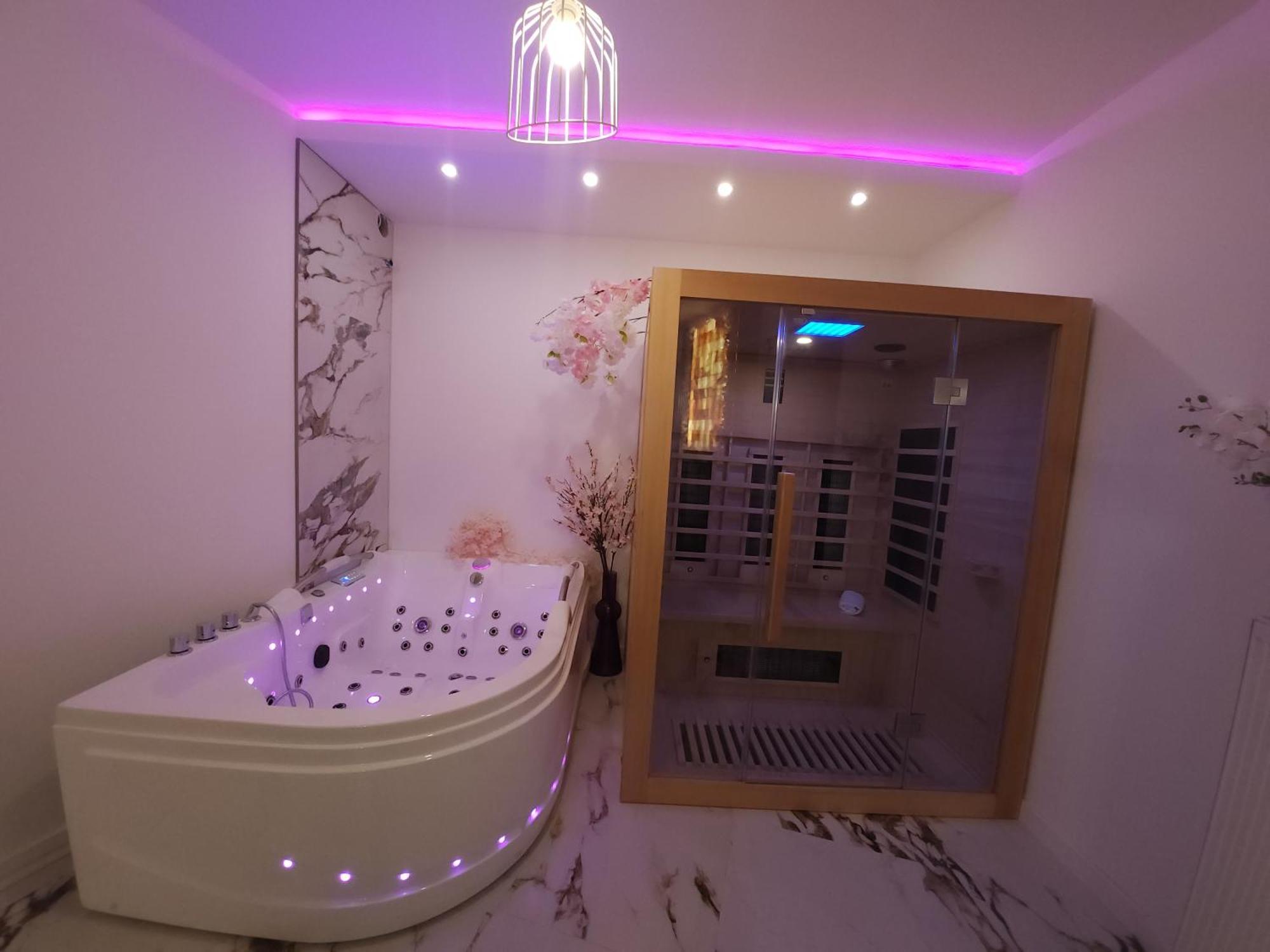 New In Gdansk! Red In The Heart Of - Bdsm - With A Luxury Jacuzzi And Access To A Sauna Leilighet Gdańsk