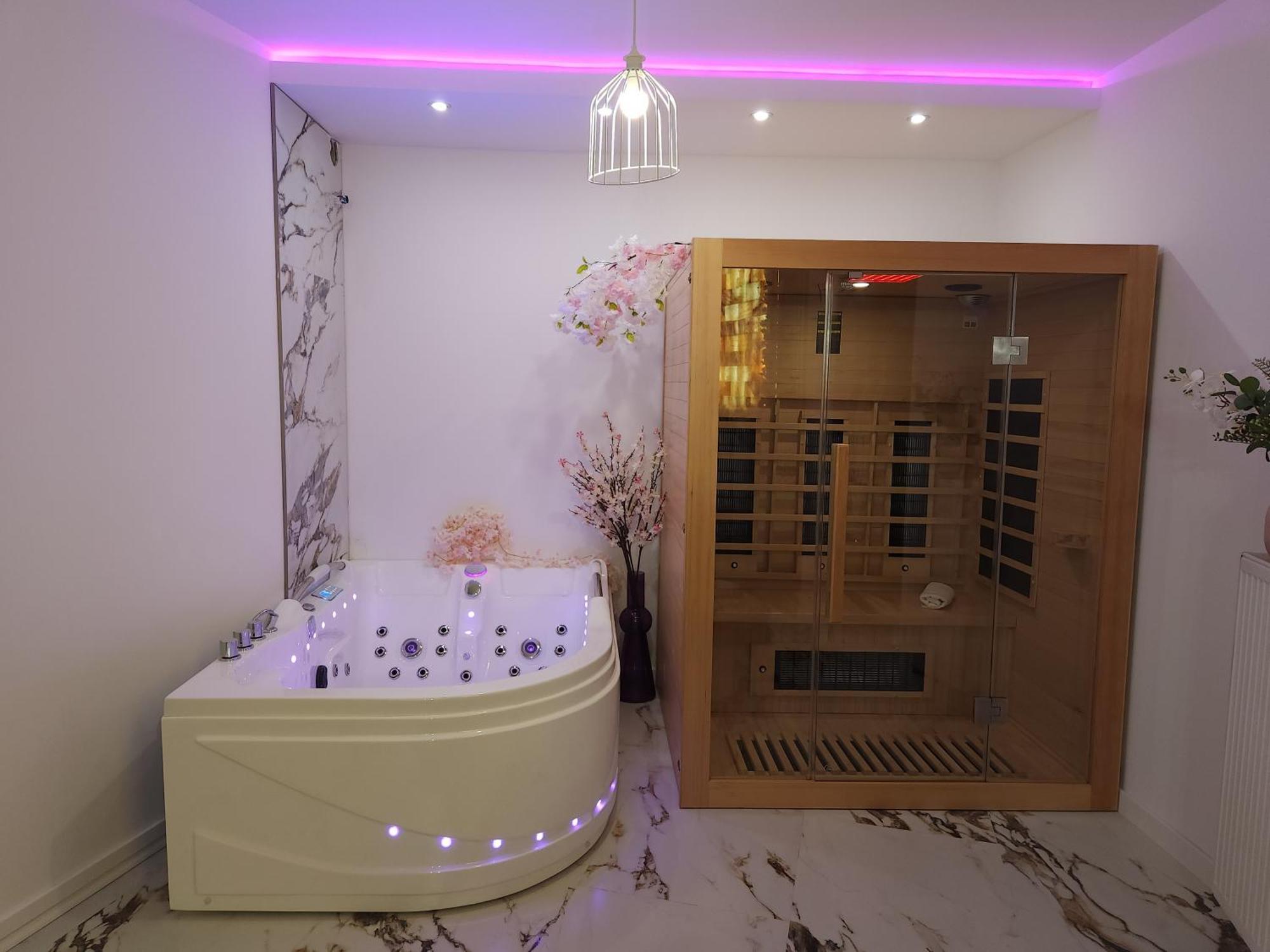 New In Gdansk! Red In The Heart Of - Bdsm - With A Luxury Jacuzzi And Access To A Sauna Leilighet *